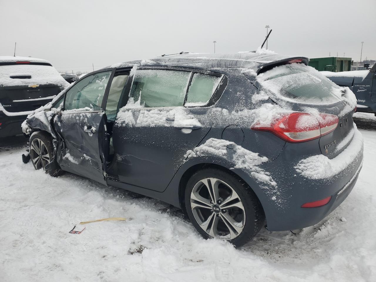 2016 Kia Forte - Image 2
