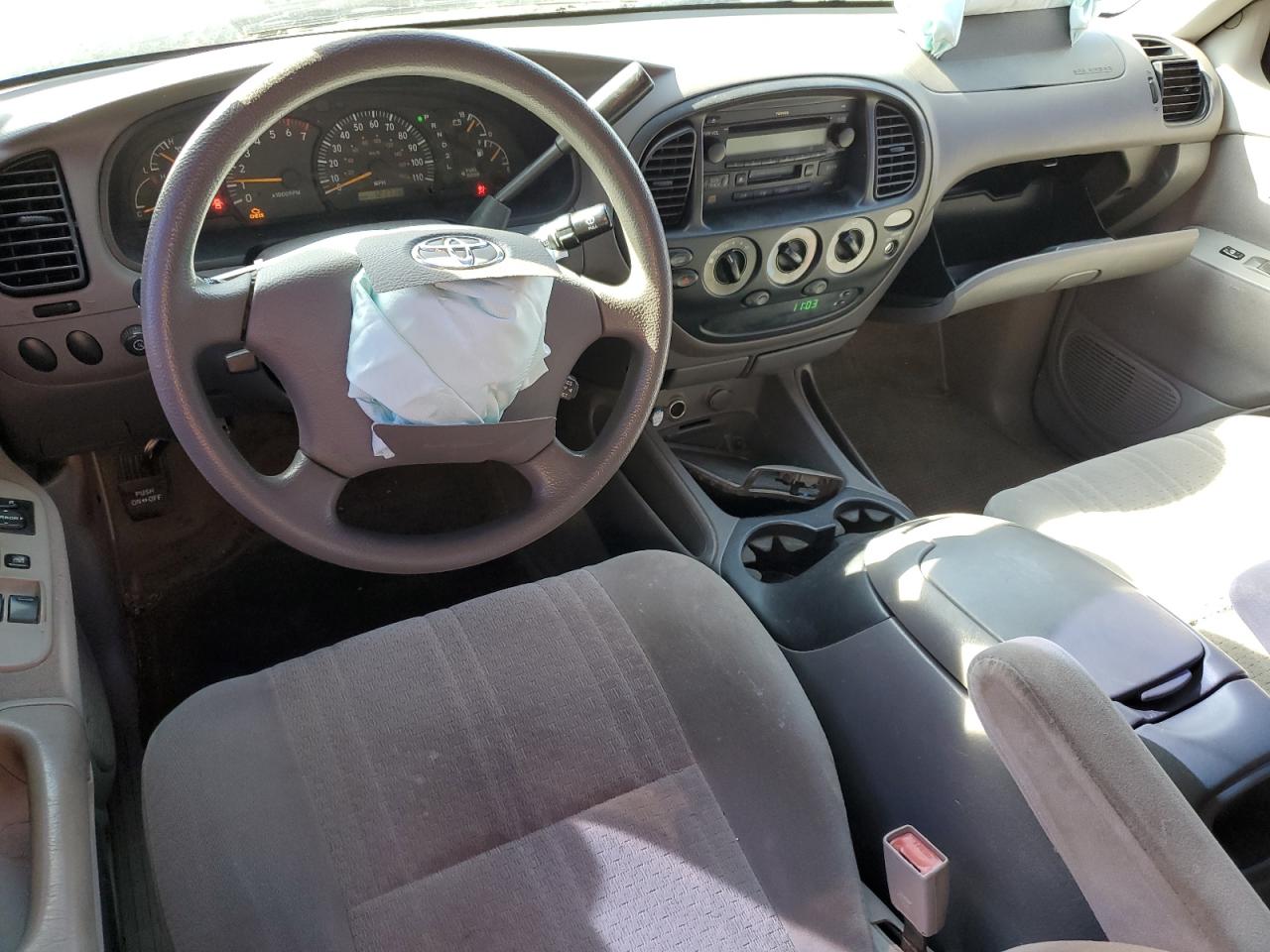 2004 Toyota Tundra - Image 8