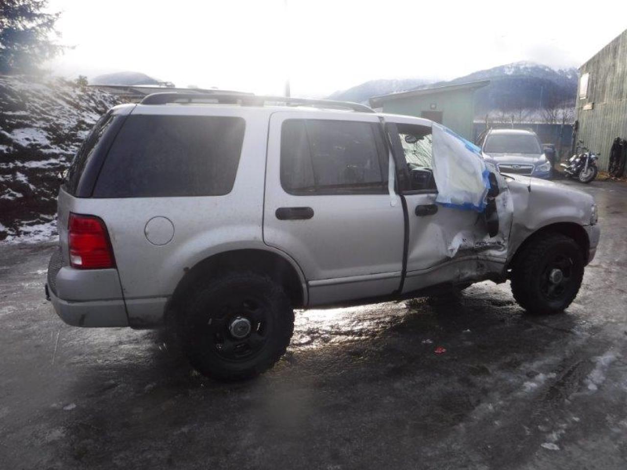 2004 Ford Explorer - Image 4
