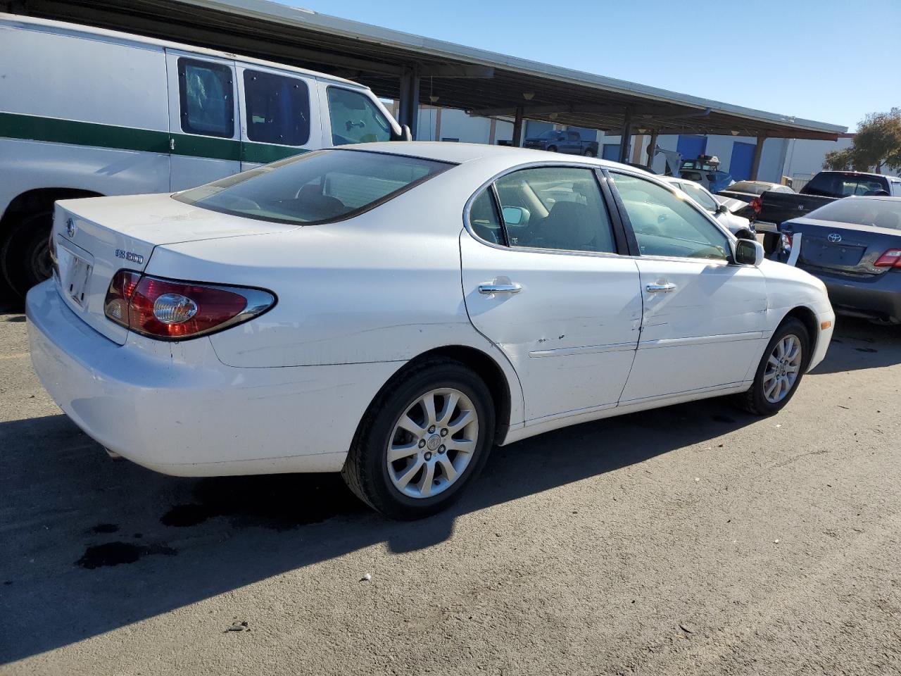2002 Lexus ES - Image 3