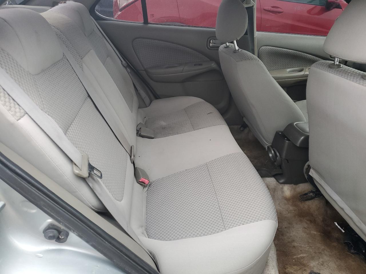 2004 Nissan Sentra - Image 10
