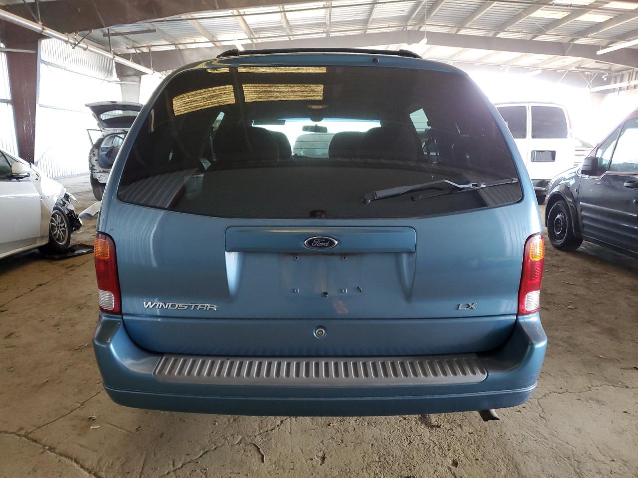 2003 Ford Windstar - Image 6