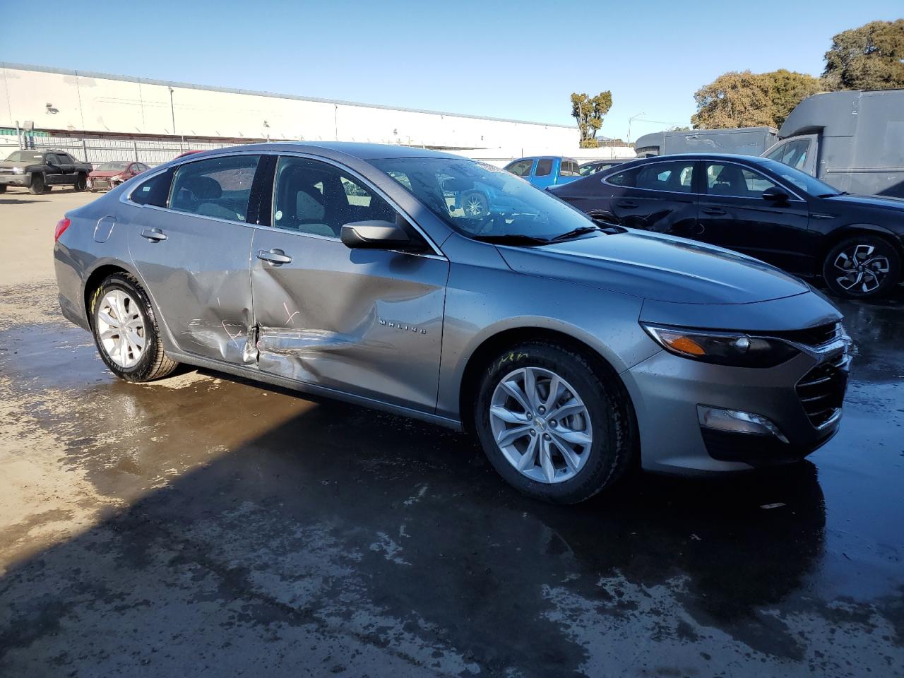 2023 Chevrolet Malibu - Image 4