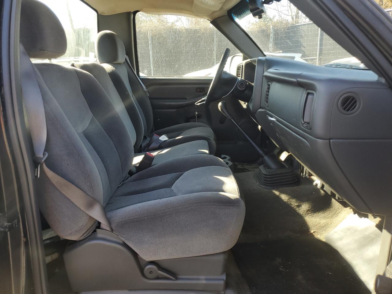 2003 GMC Sierra - Image 10