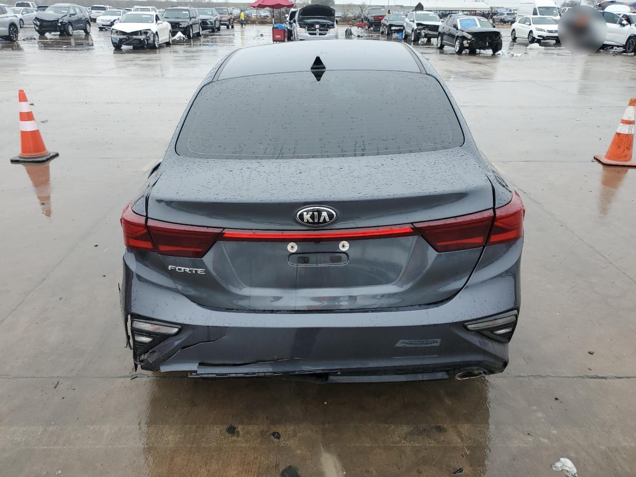 2021 Kia Forte - Image 6