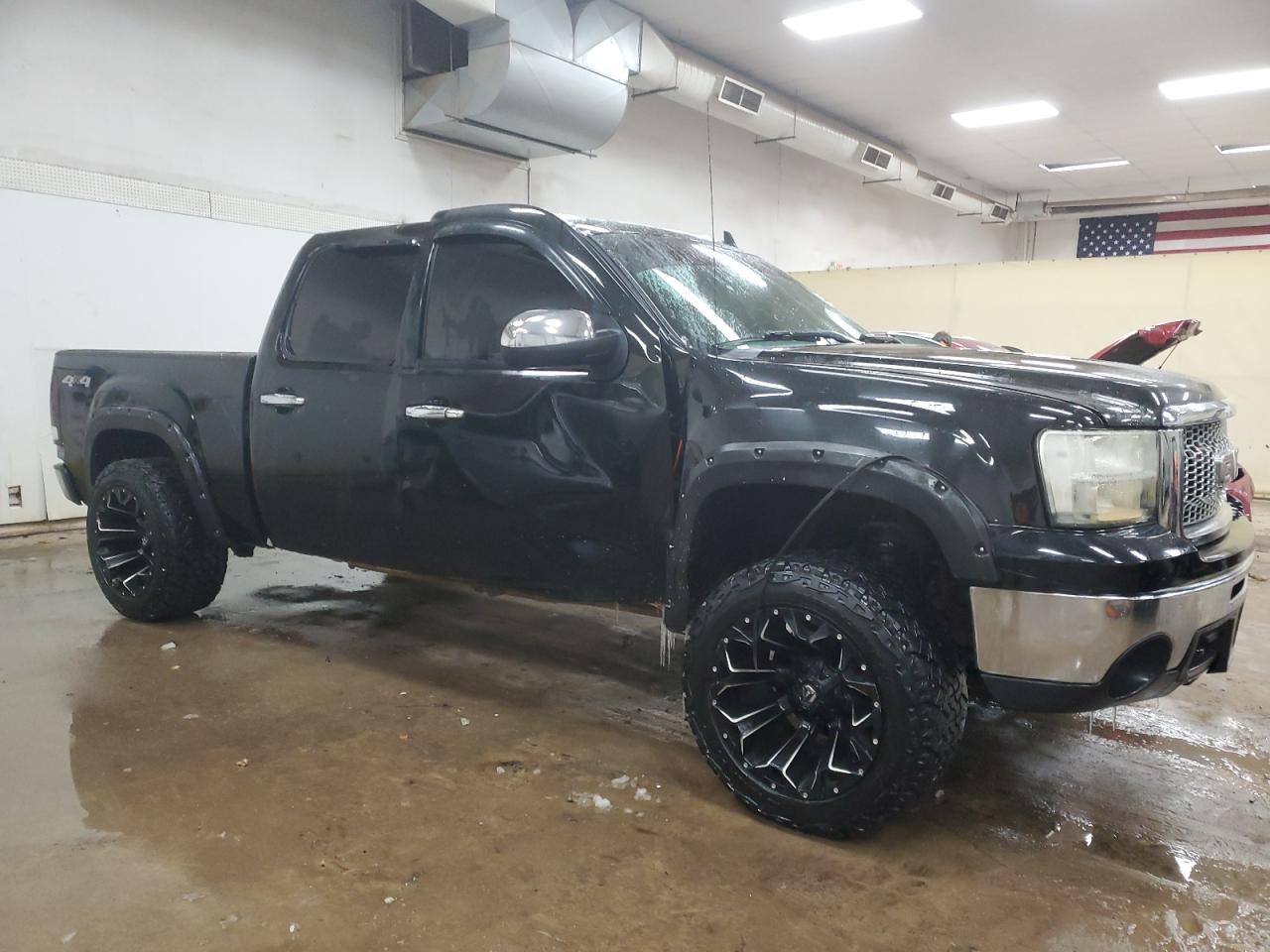 2011 GMC Sierra - Image 4