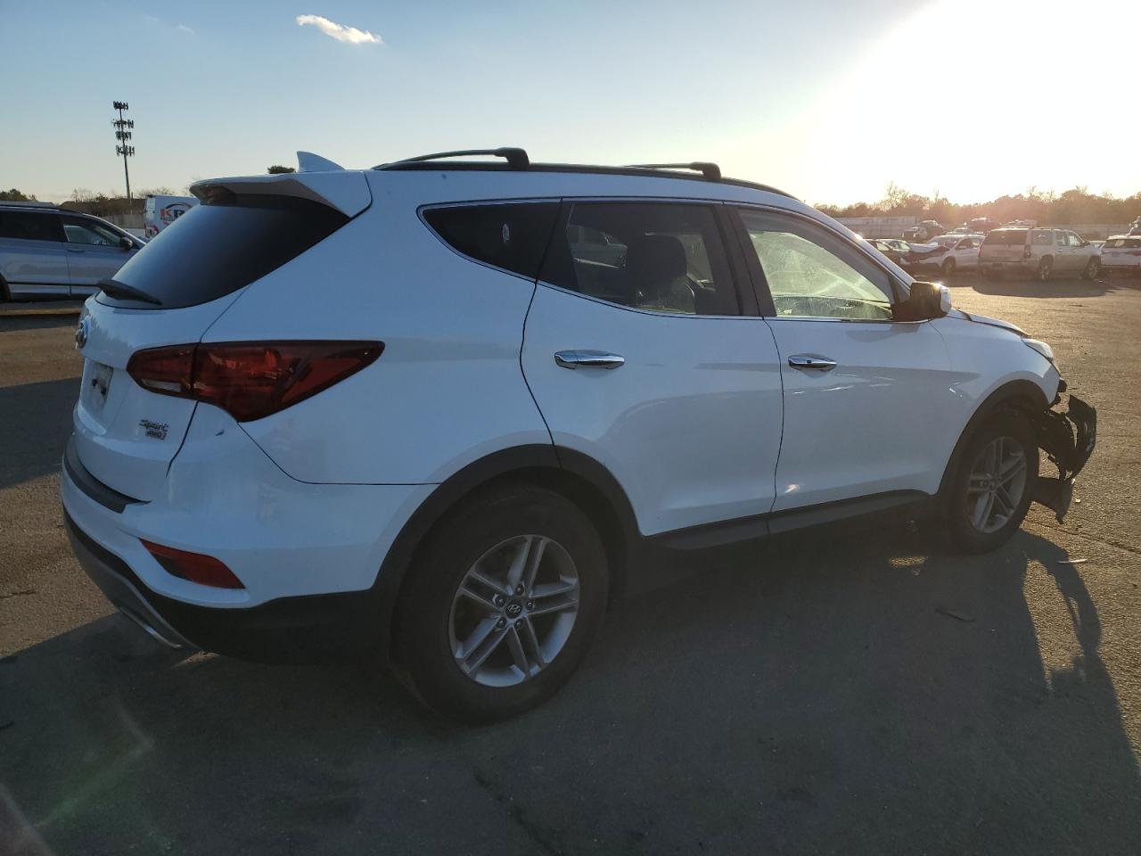 2018 Hyundai Santa Fe - Image 3