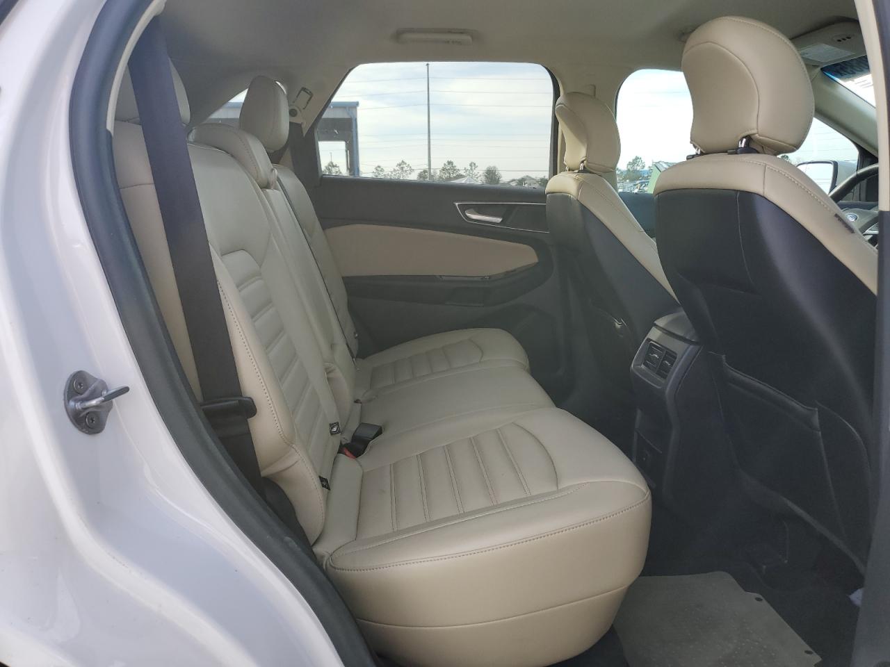2015 Ford Edge - Image 11