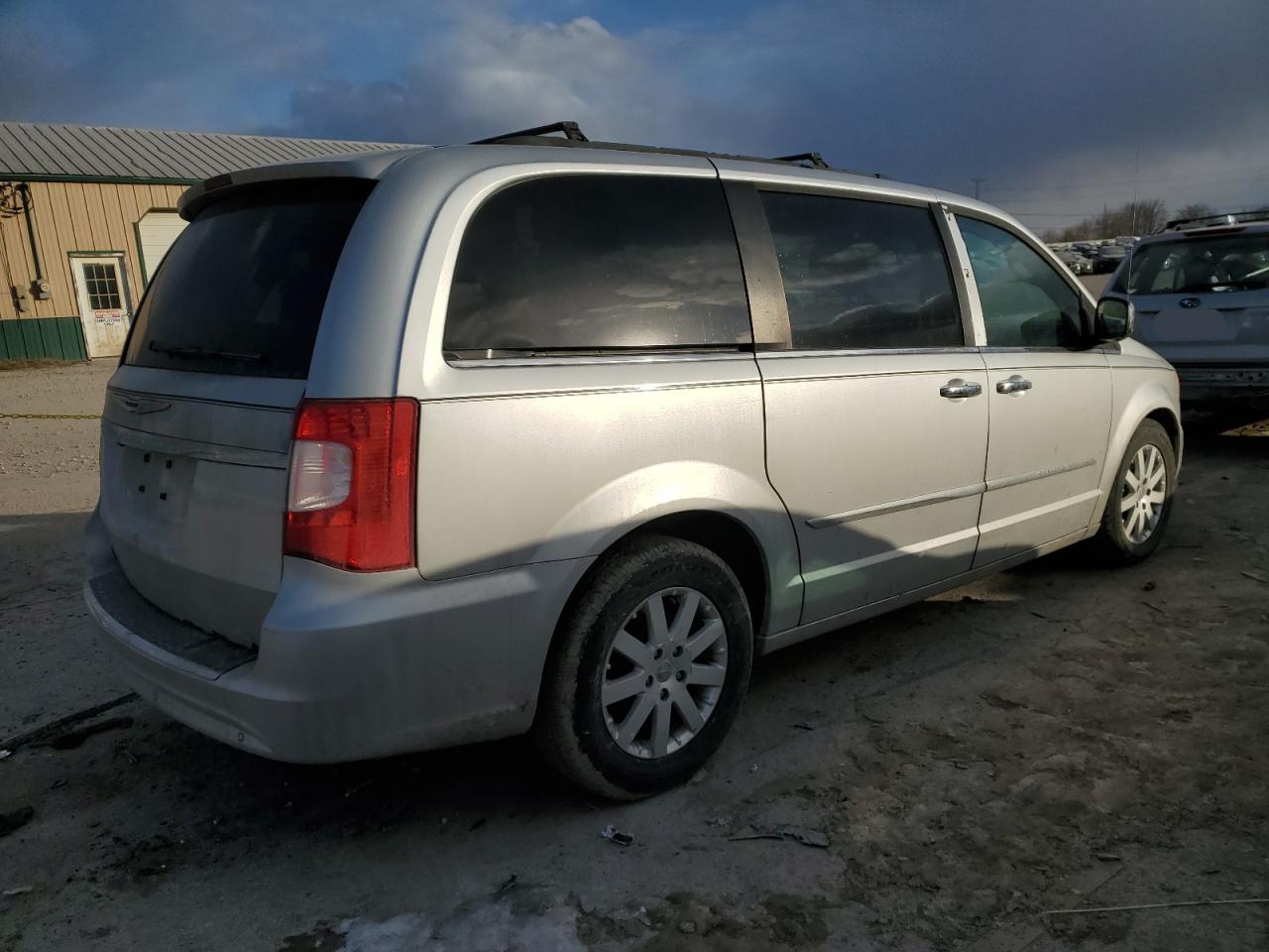 2012 Chrysler Town & Country - Image 3