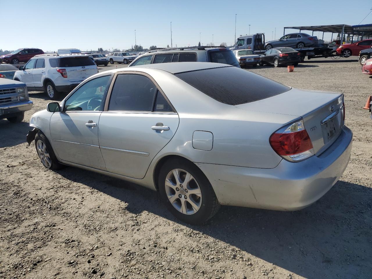 2005 Toyota Camry - Image 2