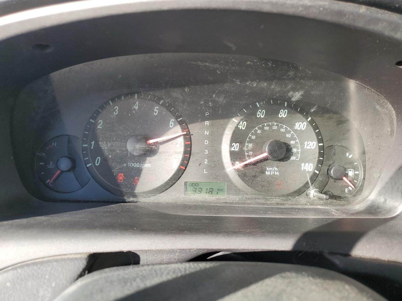 2004 Hyundai Elantra - Image 9