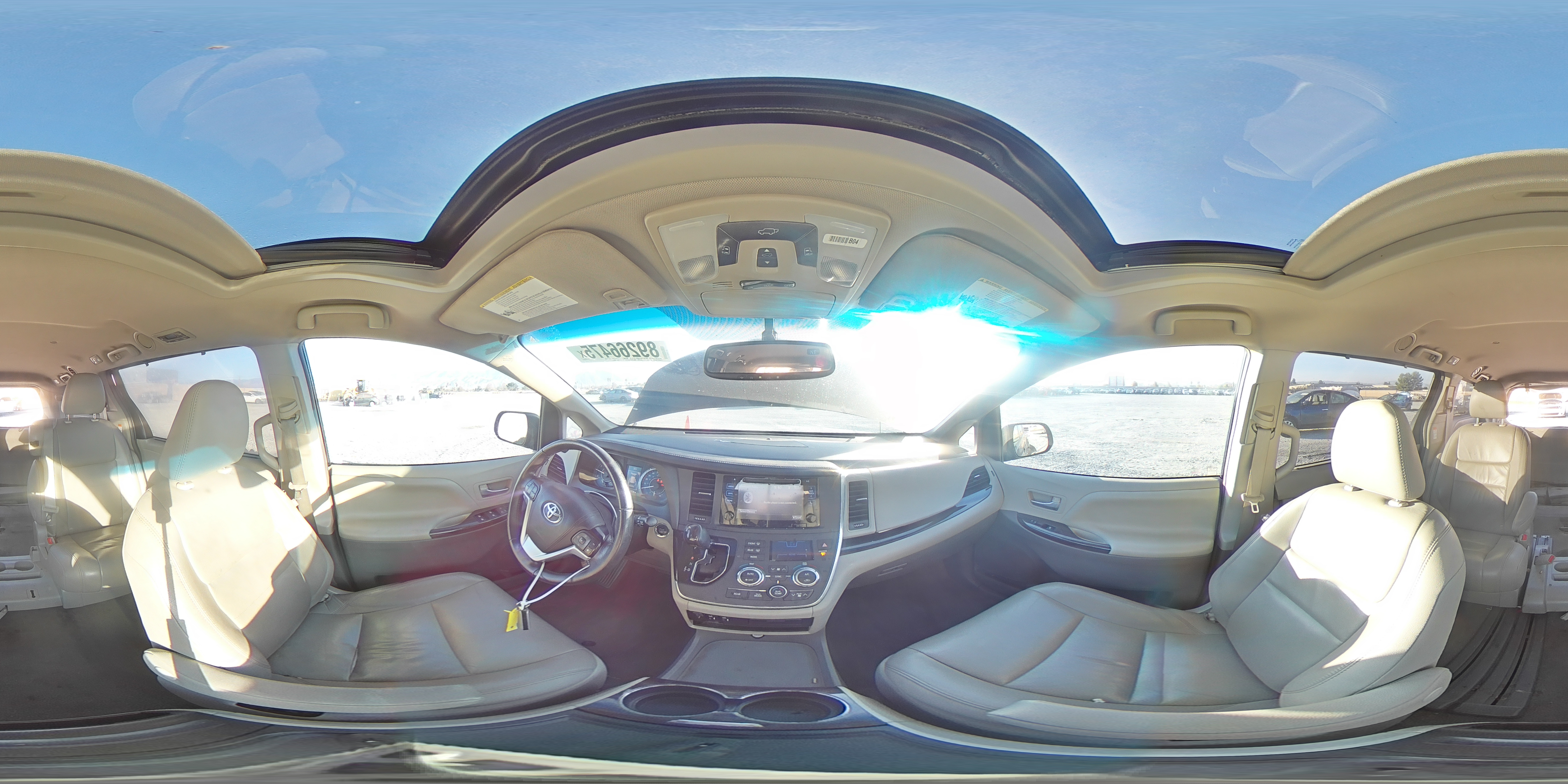 2017 Toyota Sienna - Image 14