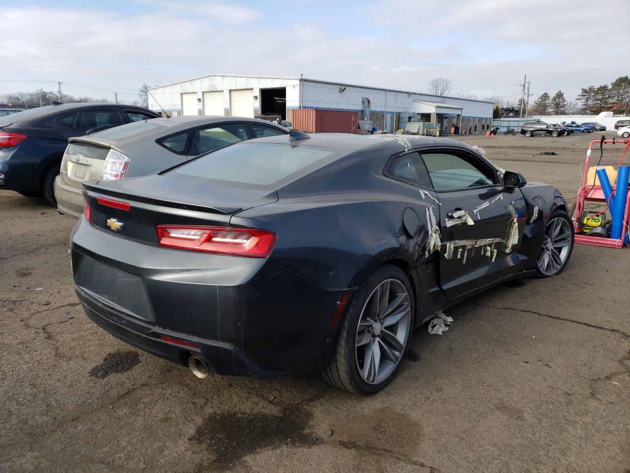 VIN 1G1FB1RS0H0110582 2017 CHEVROLET CAMARO no.3