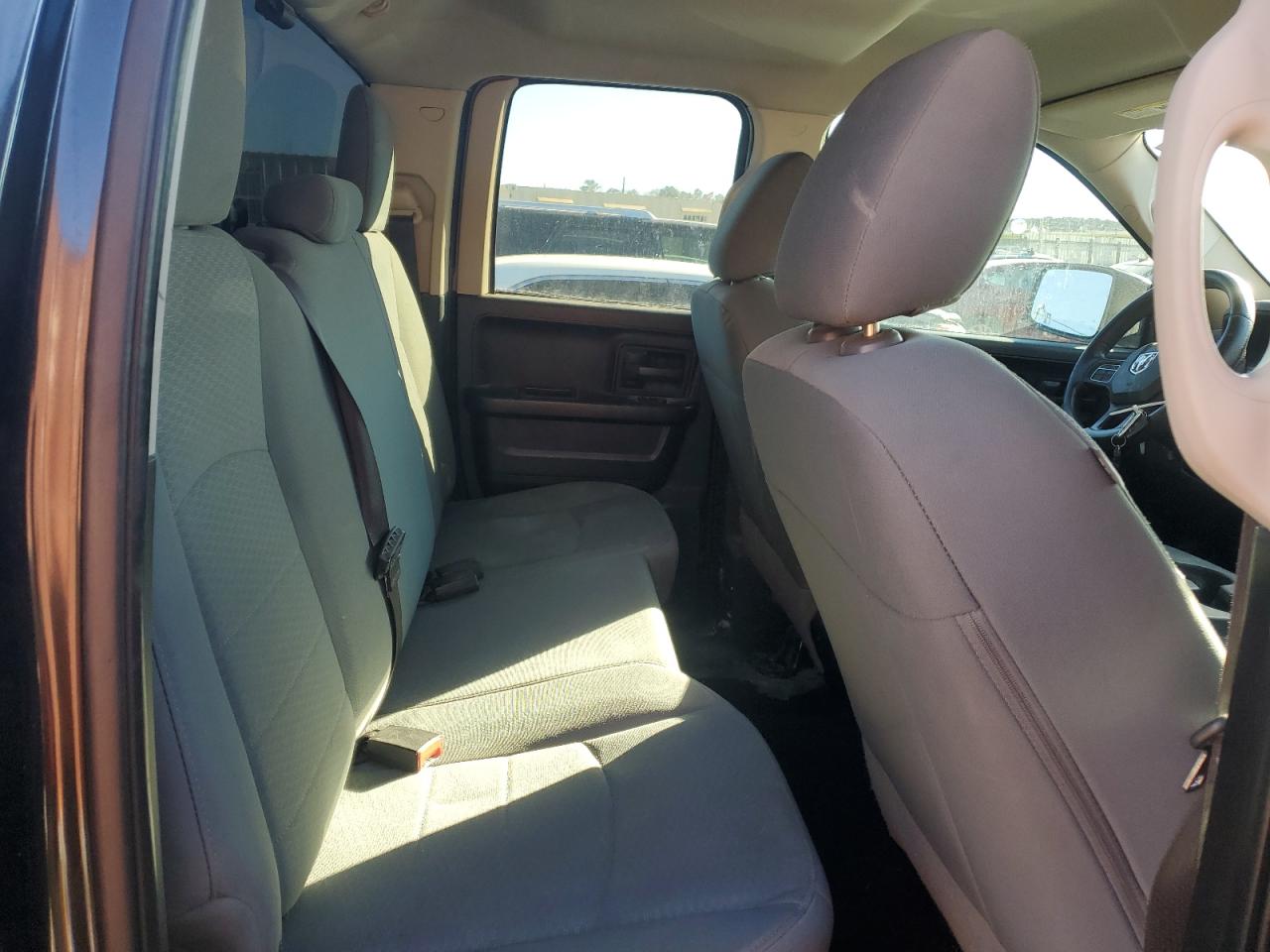2015 RAM 1500 - Image 10