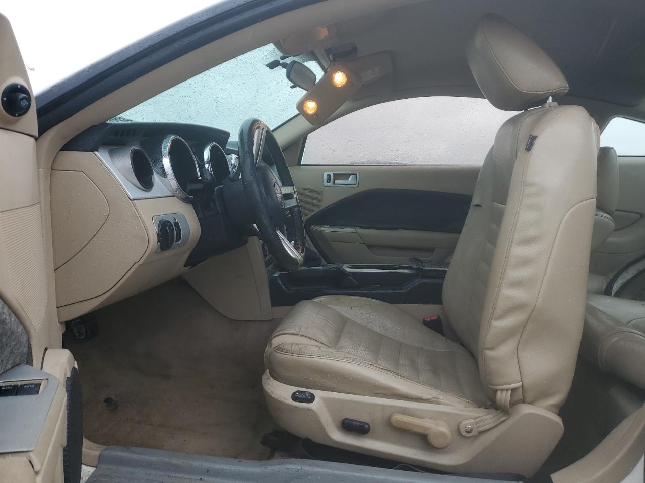 2006 Ford Mustang - Image 7