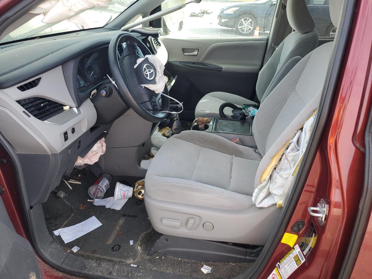 2018 Toyota Sienna - Image 7