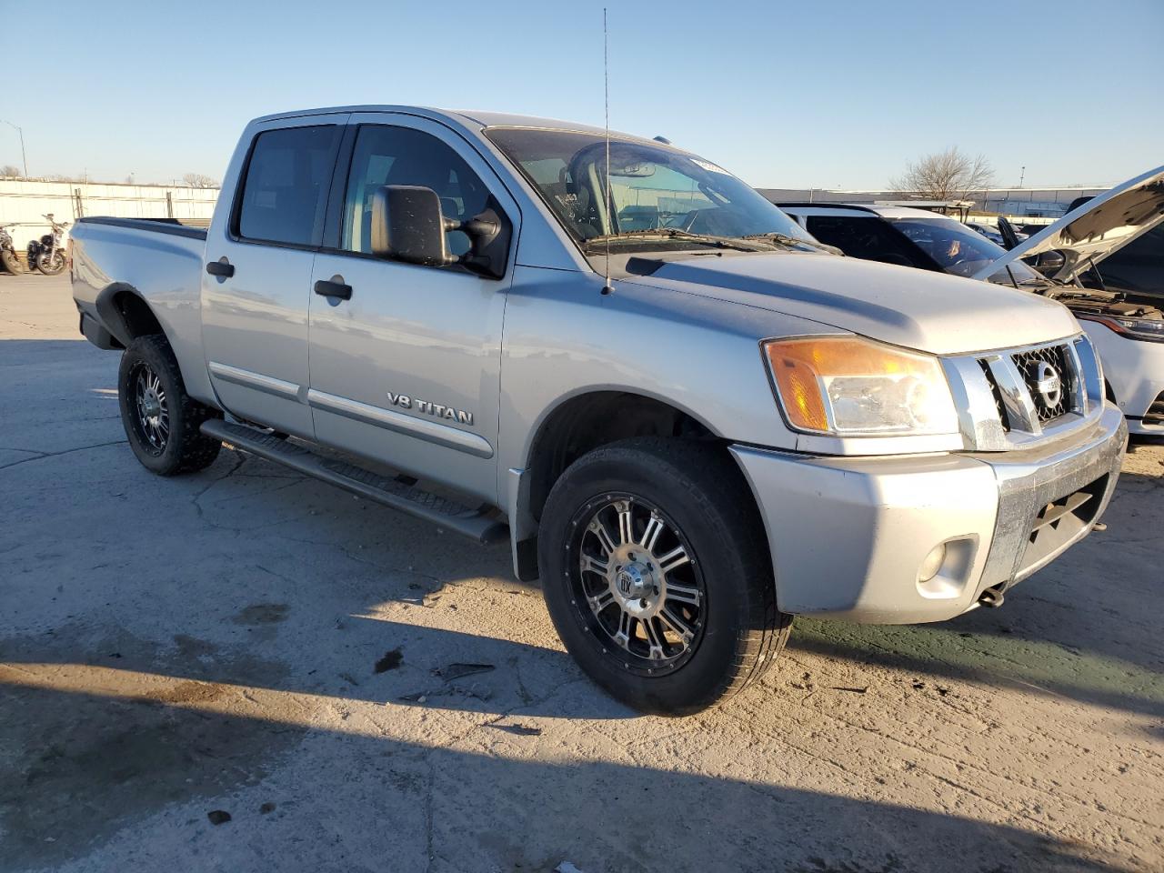 2011 Nissan Titan - Image 4