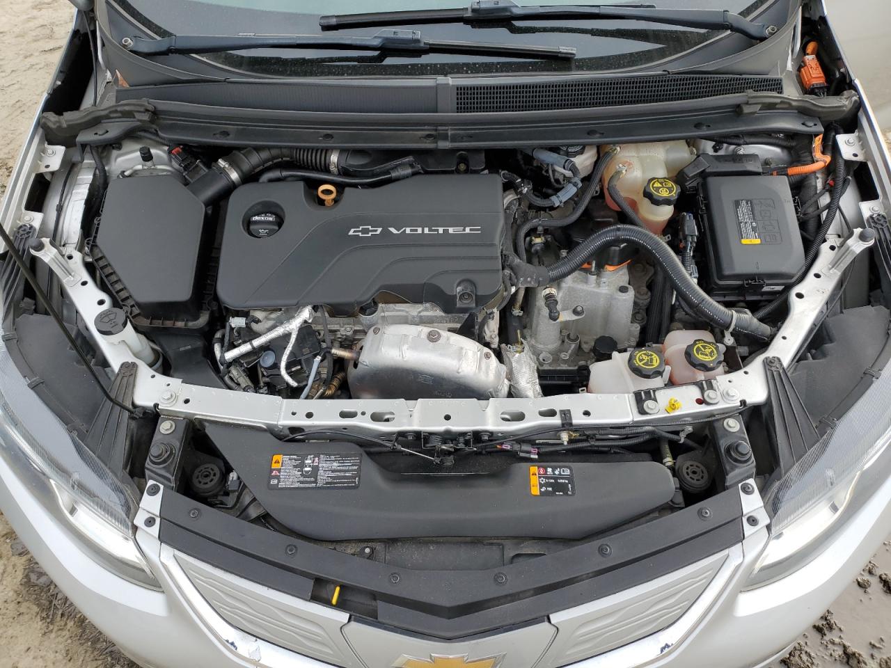 2017 Chevrolet Volt - Image 11