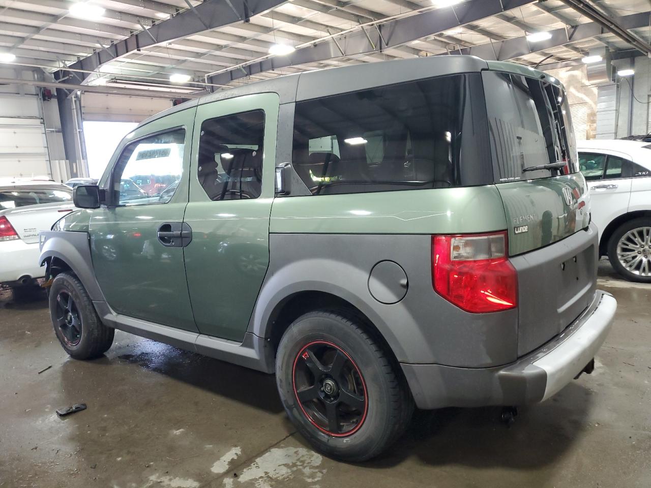 2005 Honda Element - Image 2
