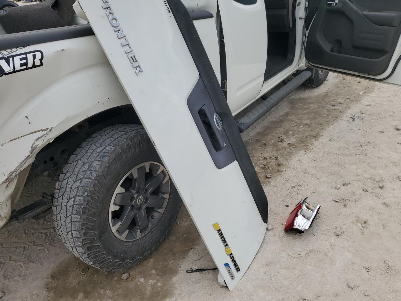 2017 Nissan Navara (Frontier) - Image 14