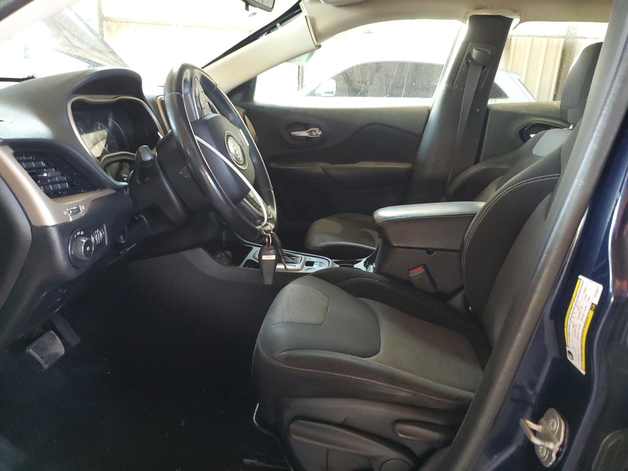 2014 Jeep Cherokee Latitude VIN: 1C4PJLCB3EW186812 Lot: 41777345