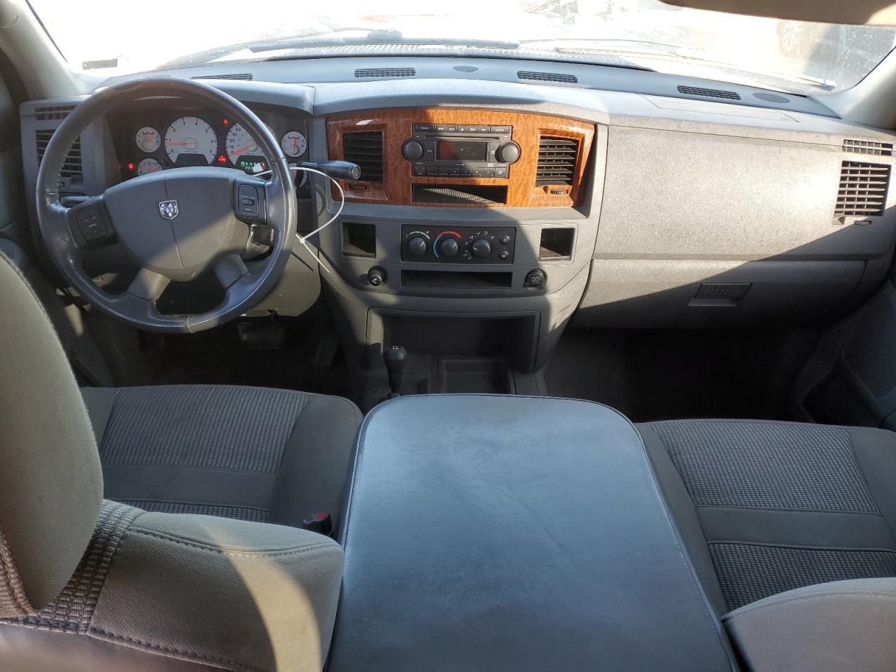 2006 Dodge RAM - Image 8