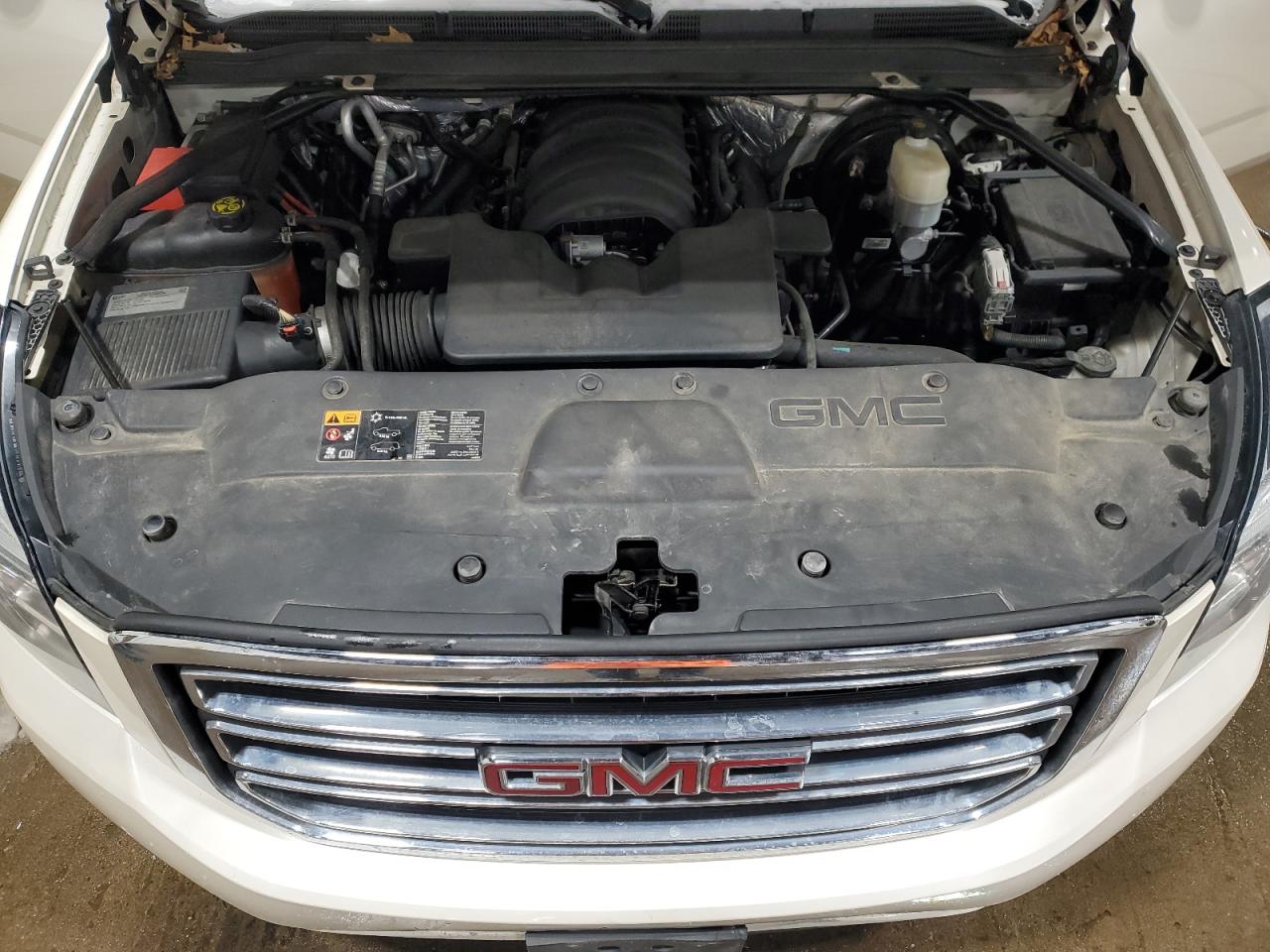 2015 GMC Yukon - Image 12