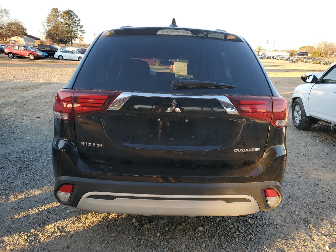 2019 Mitsubishi Outlander - Image 6