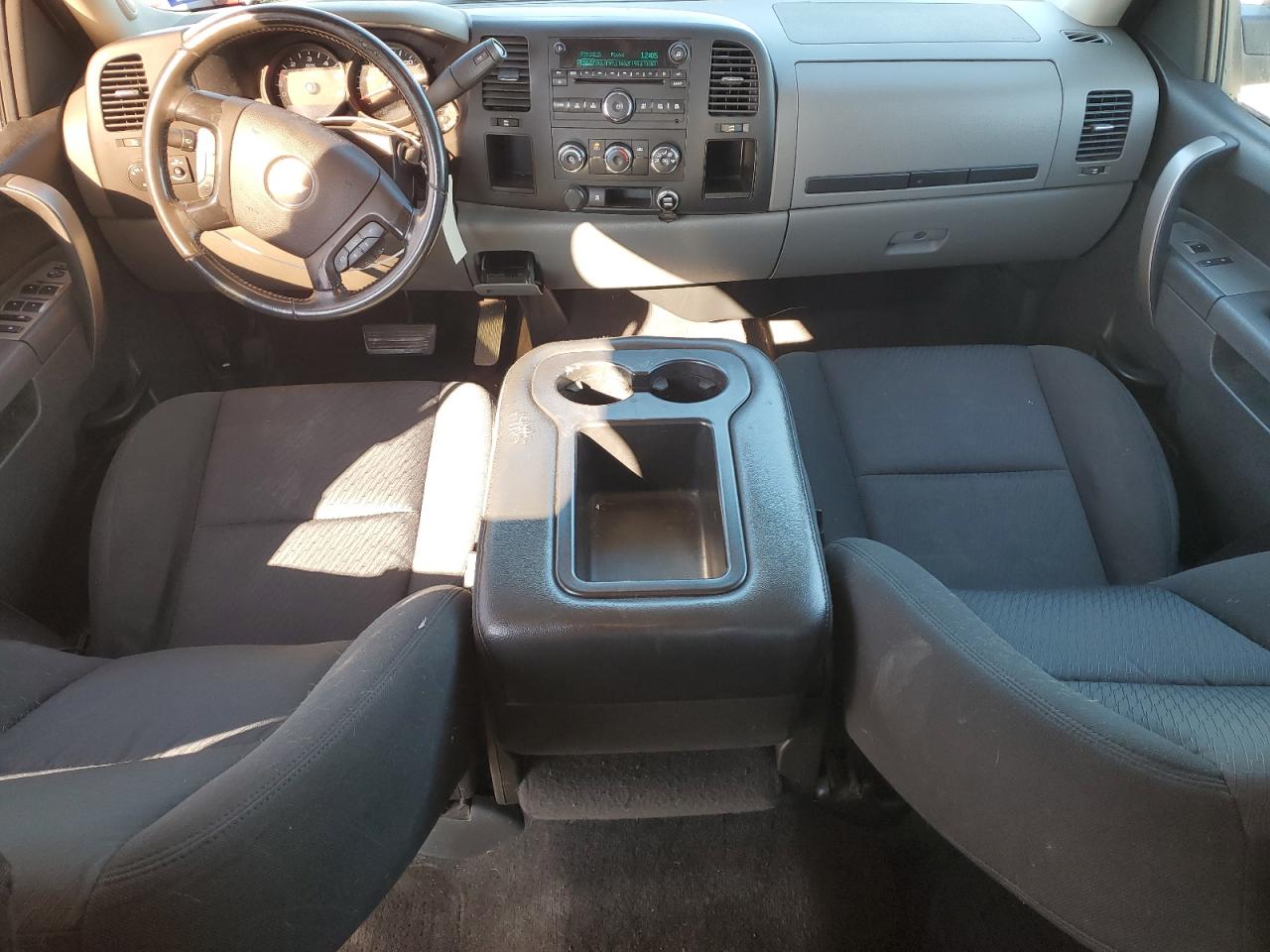 2011 Chevrolet Silverado - Image 8