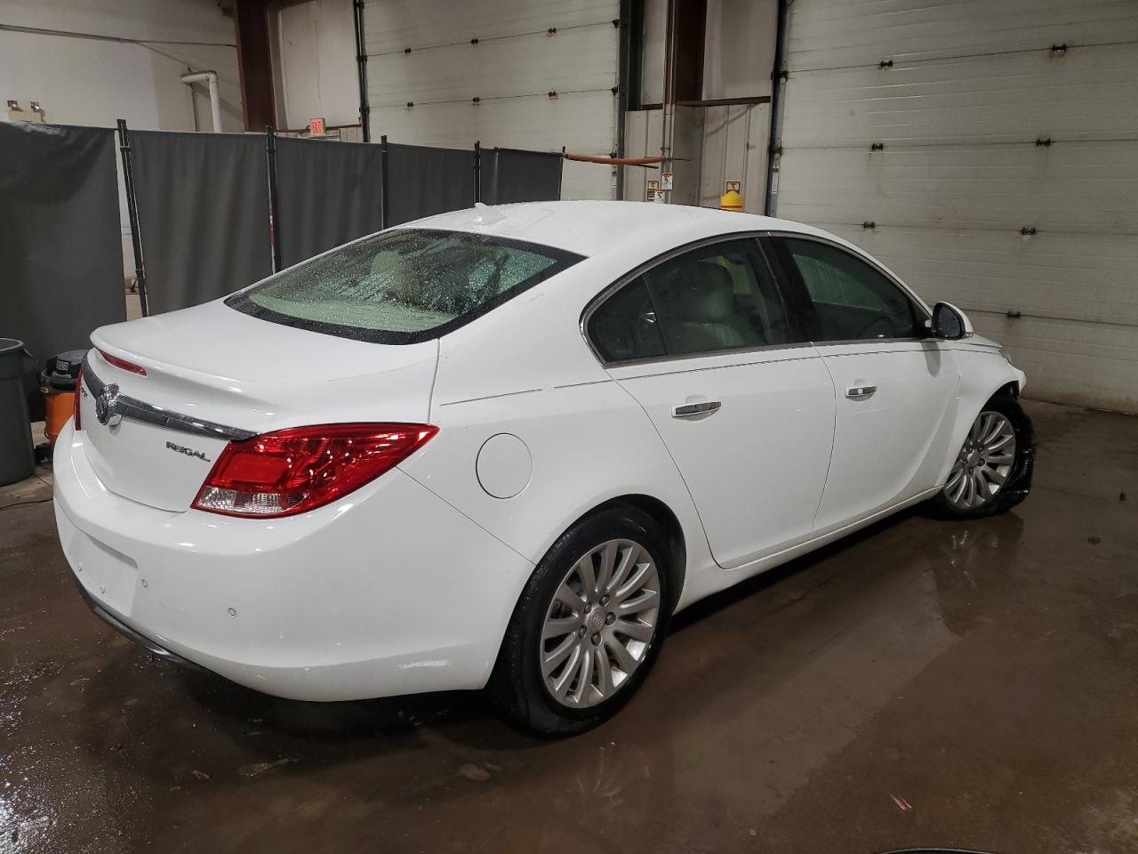 2012 Buick Regal - Image 3