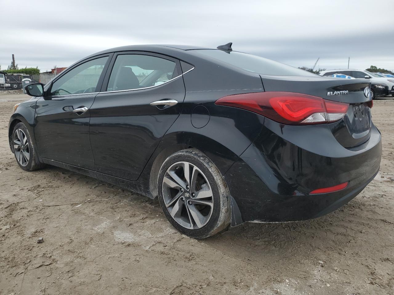 2016 Hyundai Elantra - Image 2