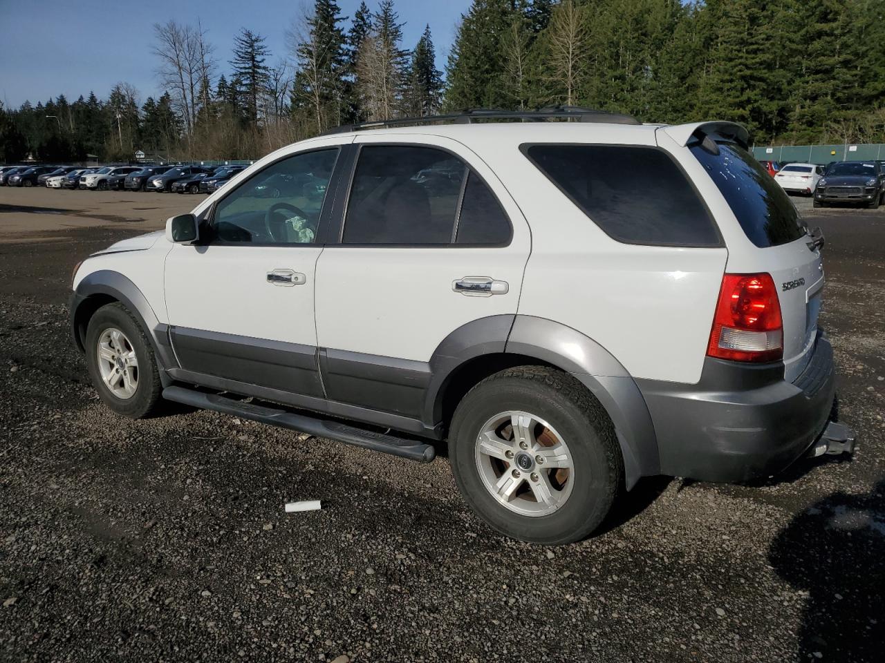 2005 Kia Sorento - Image 2