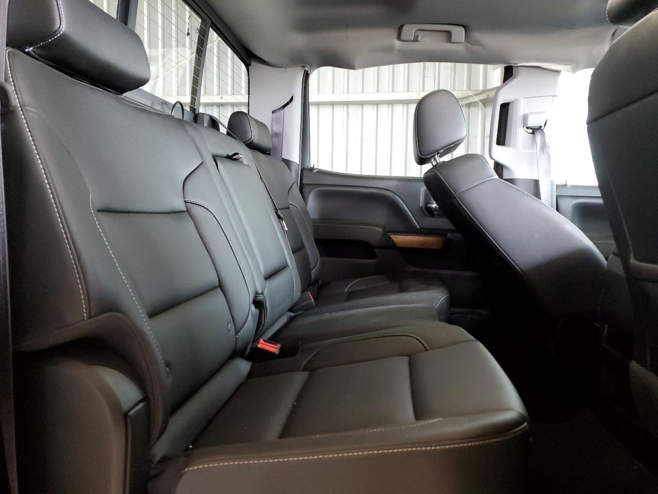 2016 Chevrolet Silverado - Image 10