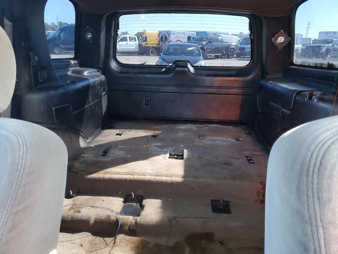 2005 Chevrolet Tahoe C1500 VIN: 1GNEC13V15R189083 Lot: 87394474