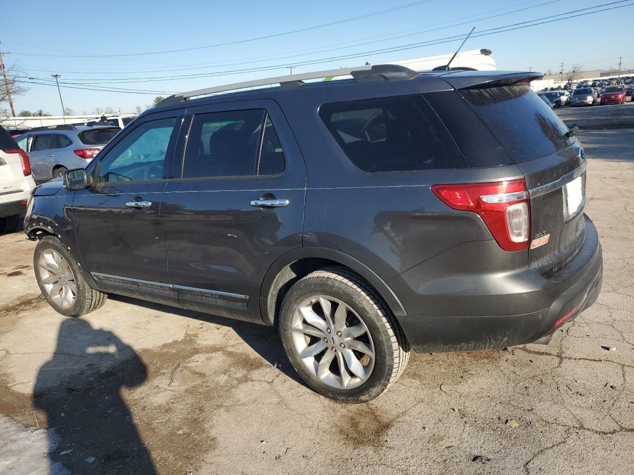 2015 Ford Explorer - Image 2