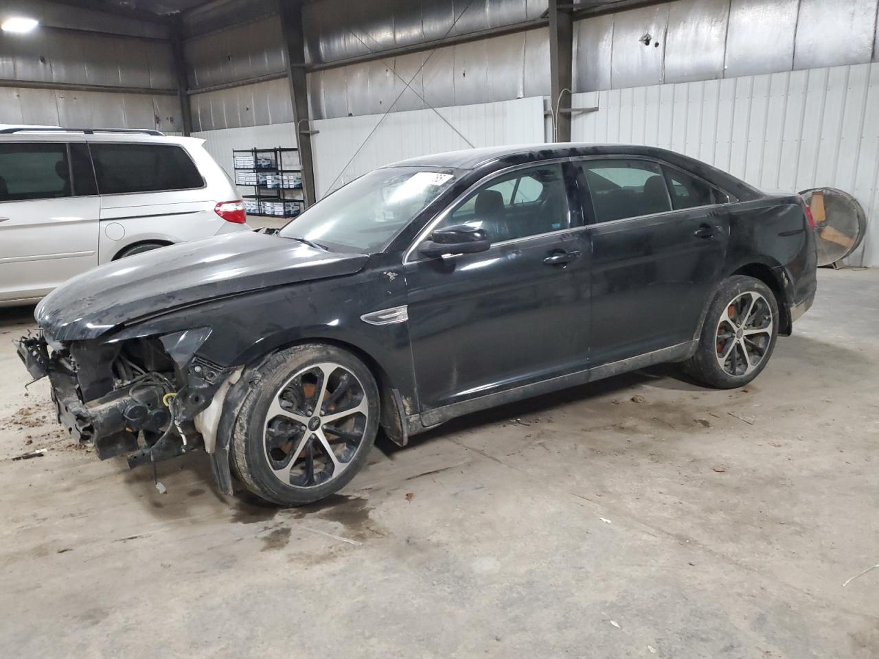 2015 Ford Taurus - Image 1