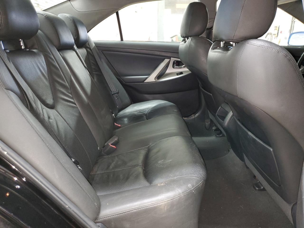 2011 Toyota Camry - Image 10