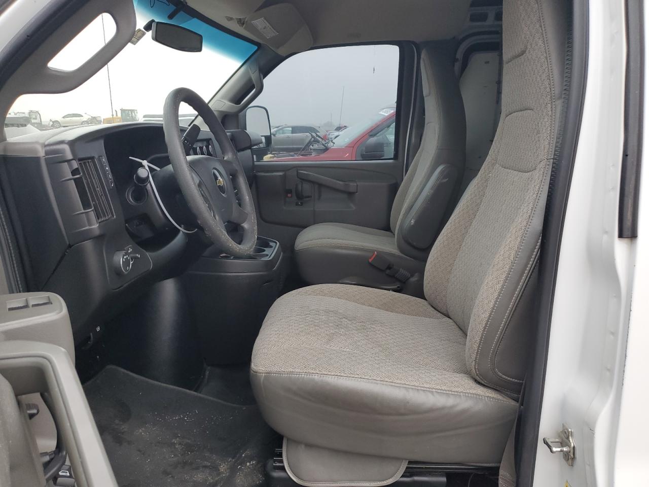 2017 Chevrolet Express - Image 7