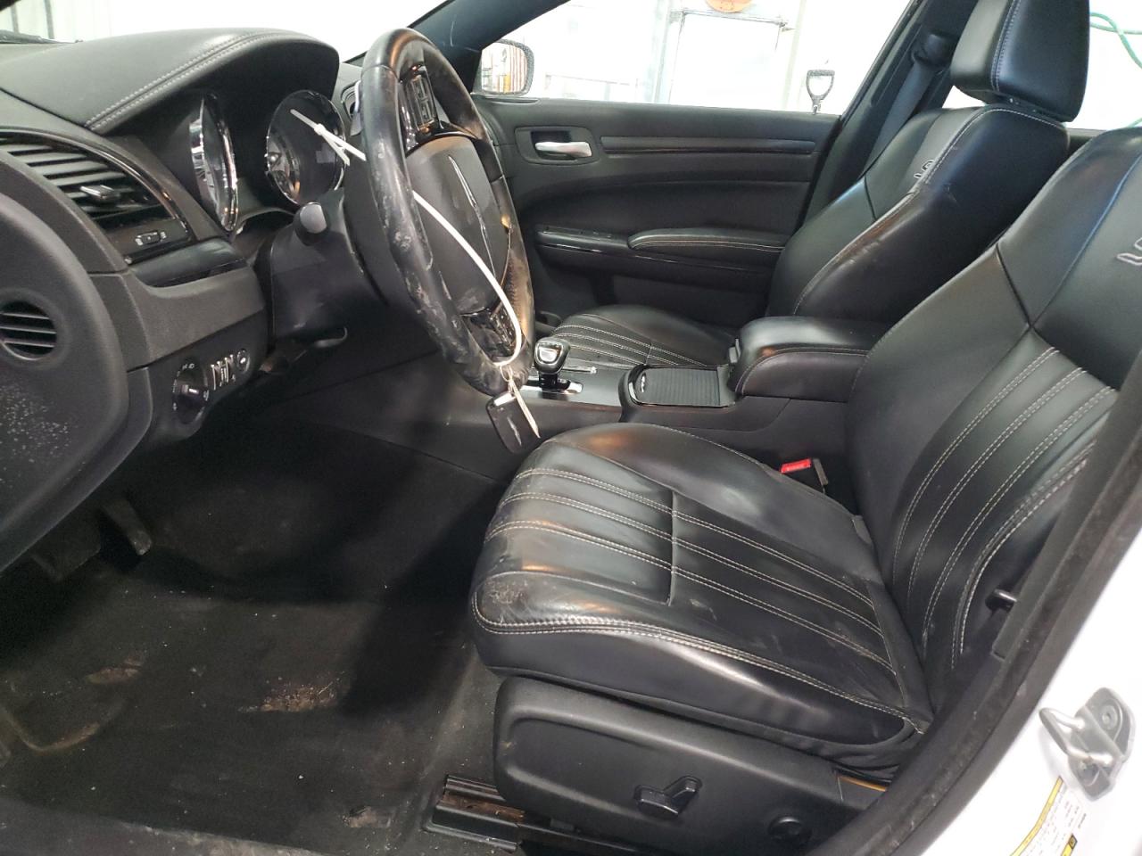 2014 Chrysler 300 - Image 7