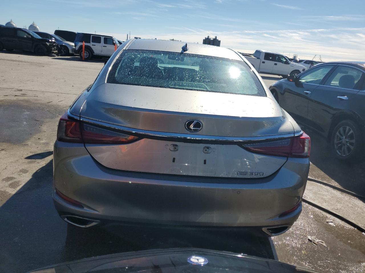 2020 Lexus ES - Image 6