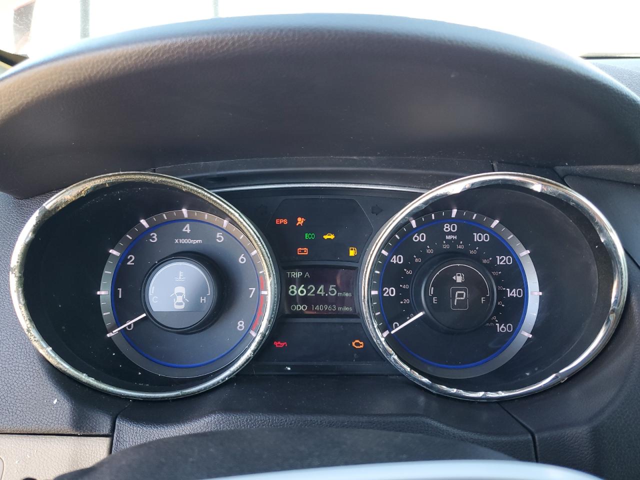 2011 Hyundai Sonata - Image 9