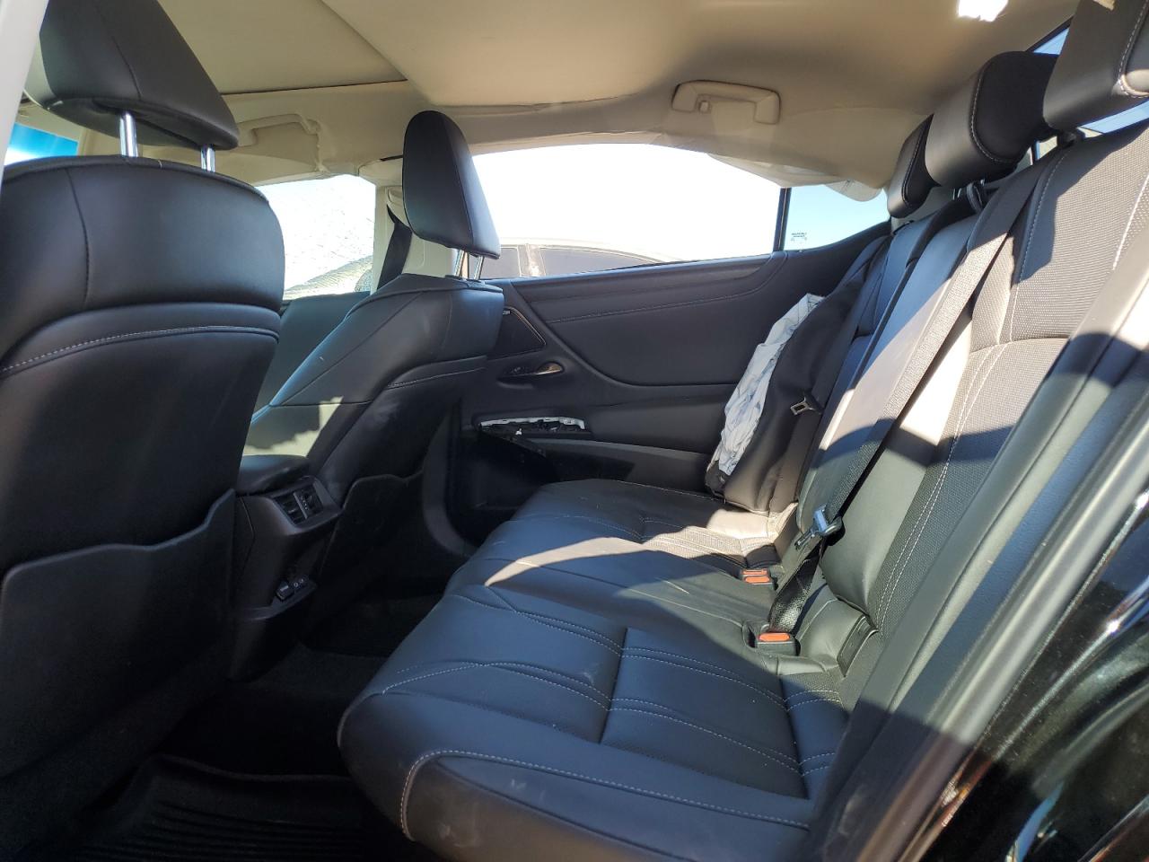 2024 Lexus ES - Image 10