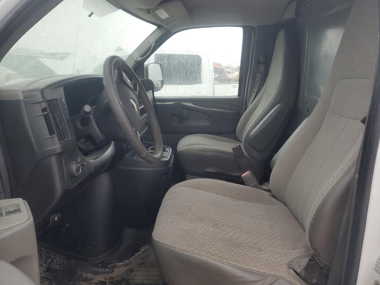 2011 Chevrolet Express - Image 7