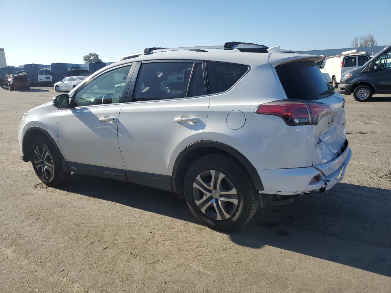 2016 Toyota RAV 4 - Image 2