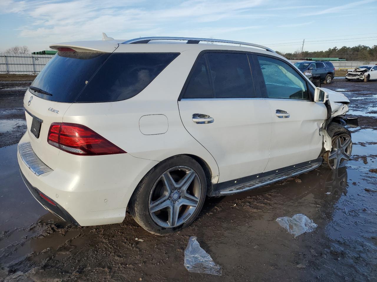 2016 Mercedes-Benz GLE - Image 3
