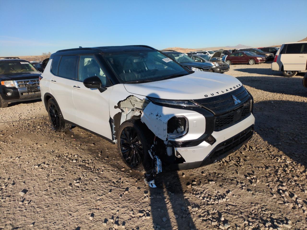 2024 Mitsubishi Outlander - Image 4