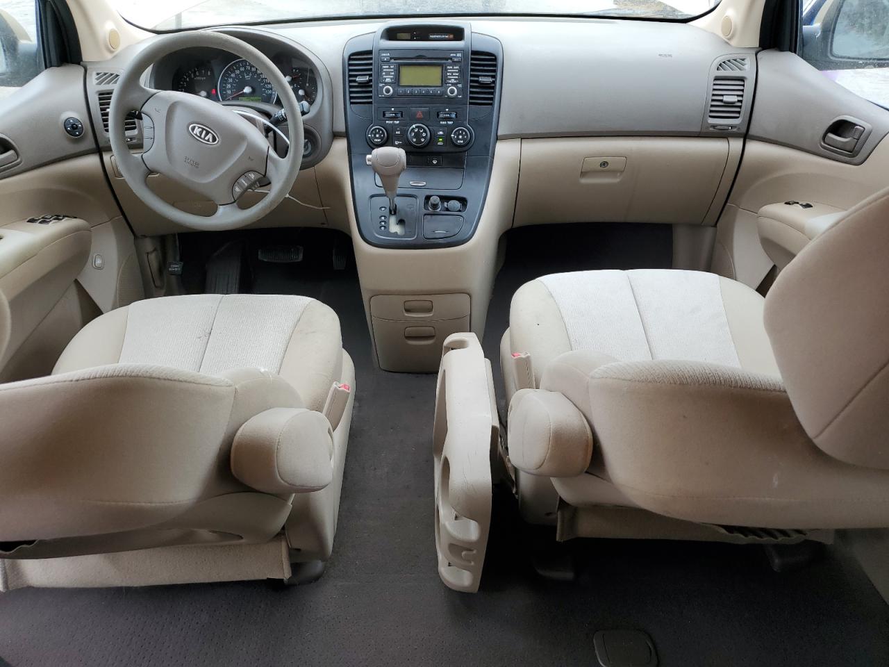 2010 Kia Sedona - Image 8