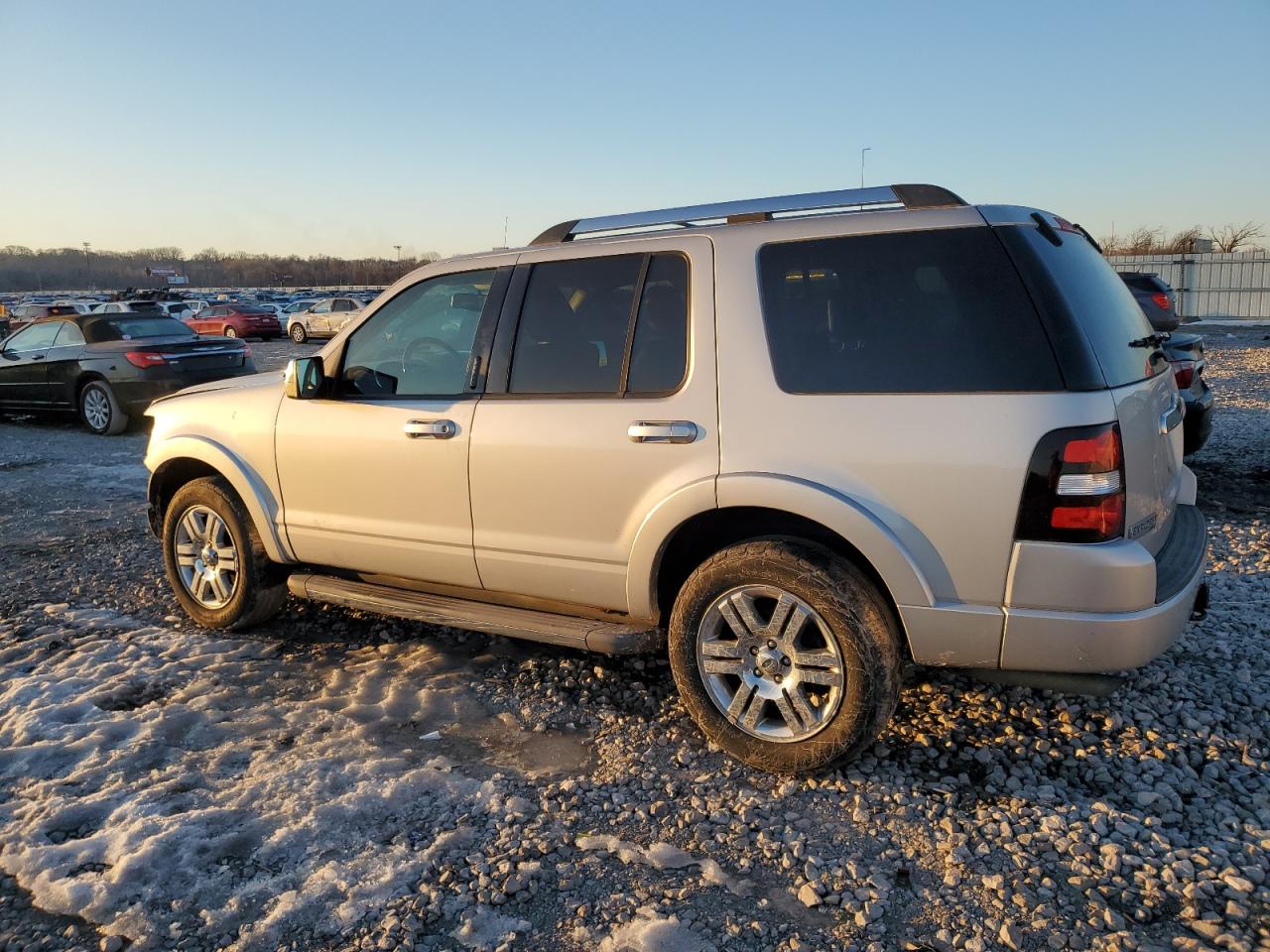2010 Ford Explorer - Image 2