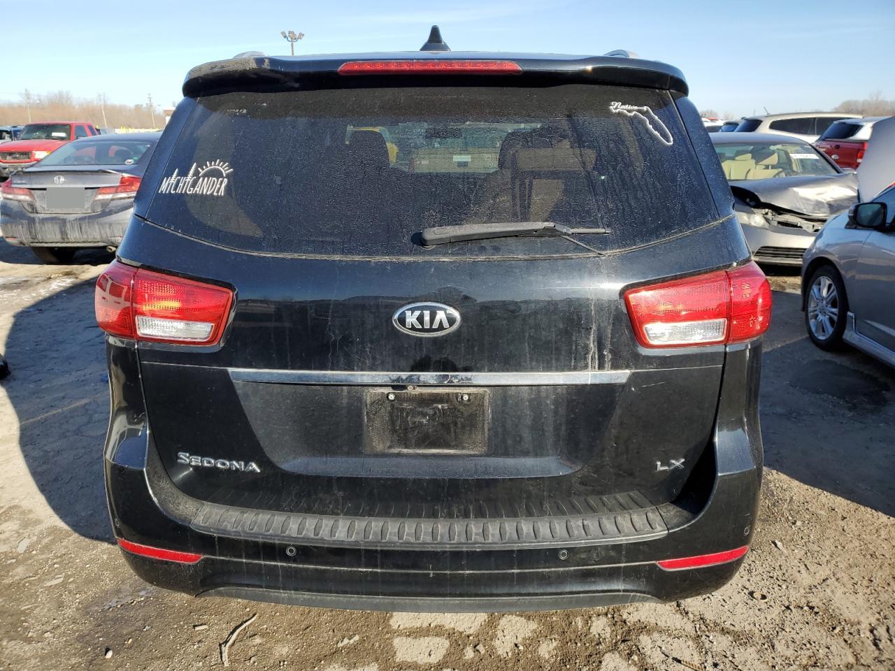 2015 Kia Sedona - Image 6