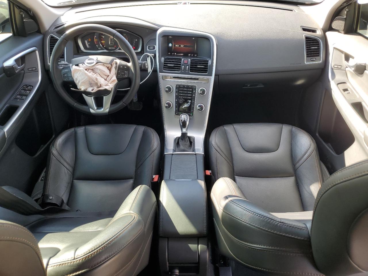 2017 Volvo XC60 - Image 8